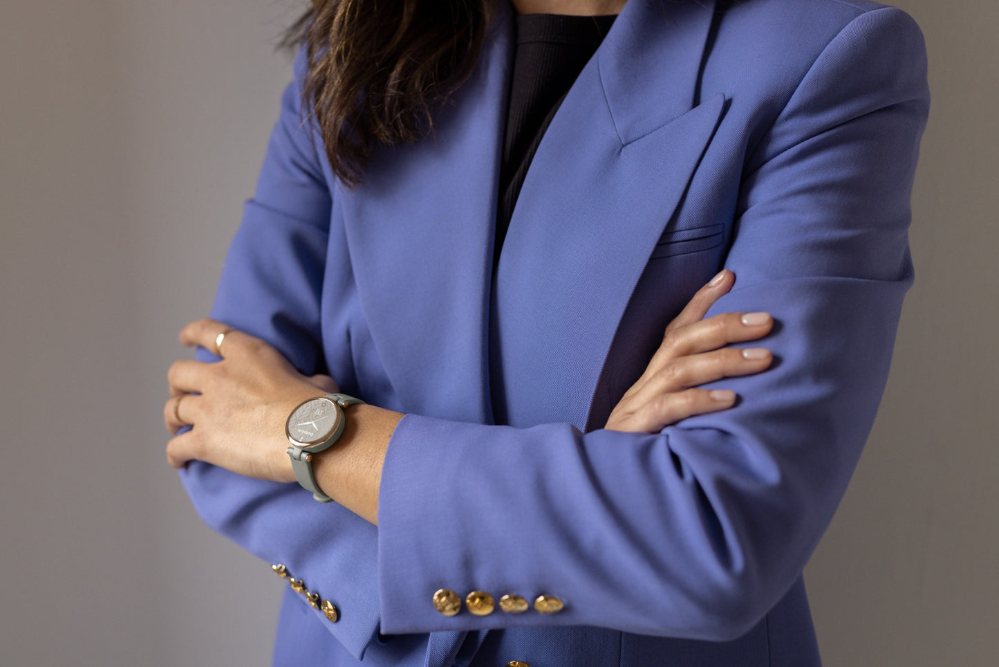 Garmin Lily Classic Edition, Cream Gold Bezel with Braloba Gray Case and Italian Leather Band (010-02384-A2) by Garmin